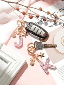 Llavero con letra linda, llavero rosa con diamante, llavero colgante de letra mayúscula de resina con lámina, llavero elegante, regalo para mujer, decoración de billetera, Día del Padre, Día de la Madre, regalo de cumpleaños, regalo festivo de Acción de Gracias y Navidad. - Polvo de diamante - Ver 4