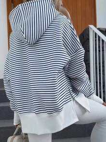 EMERY ROSE Classic And Elegant Striped Print Hooded Loose Women's Sweatshirt, Color Clashing Sweatshirt, Hem Slit Design, Cuffs With Finger Holes Design, Suitable For Fall And Winter, Women's Gift, Holiday Sweatshirt, Fashion T-Shirt, Aesthetic Sweatshirt, Sibling Gift, Sister Gift, Fun Sweatshirt, Casual Minimalist Fashion Sweatshirt