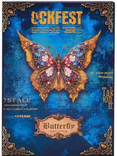 1 pieza Cuaderno de mariposa gótica con ilustraciones europeas retro a todo color, con 110 páginas a todo color en un estilo rico y vintage, que emplea la estética del art déco europeo. La ilustración de la portada, inspirada en las alas oscuras de la mariposa.