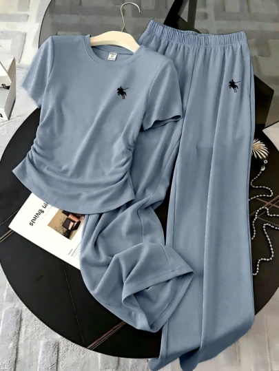 SHEIN 一件式短袖休闲印花春夏少女夏季通勤套装，运动休闲直筒裤，短袖轻便舒适两件套。