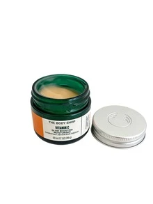 The Body Shop Vitamin C Glow Boosting Moisturiser 50 Ml – Citrus Fragrance, Brightening And Energizing Facial Cream For Tired Skin, Intensive Hydration For Radiance, Ideal For Morning Routine, Revitalizing Treatment For Uneven Tone - Clear - View 2