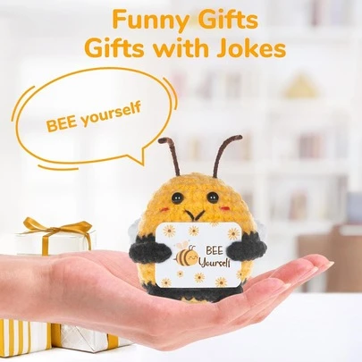 POKOJA LAND POKOJA LAND 1 件手工钩织桌面装饰品，趣味可爱动物/植物科幻设计，生日礼物卡，母亲节/父亲节礼物，送给爸爸的礼物，送给同事、家人、妈妈、女性、男性、她、他、姐妹、闺蜜的礼物，手工编织，传递积极情绪，编织和钩织，感恩、灵感、鼓励，创意毕业和节日礼物，派对小礼物，纪念品