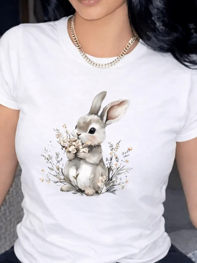 Playera con diseño de conejo con flores, estampado, moderno, cuello redondo, manga corta, ideal para todos los días, llamativa, holgada, a la moda, ideal para tí.