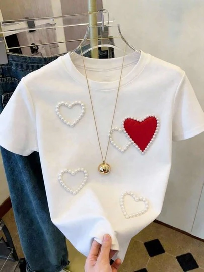 Camiseta de mujer de manga corta con cuello redondo, holgada, casual y versátil. Con estampado moderno, elegante y sofisticado de letras simples, ideal como prenda básica; confeccionada en tela suave con excelente caída