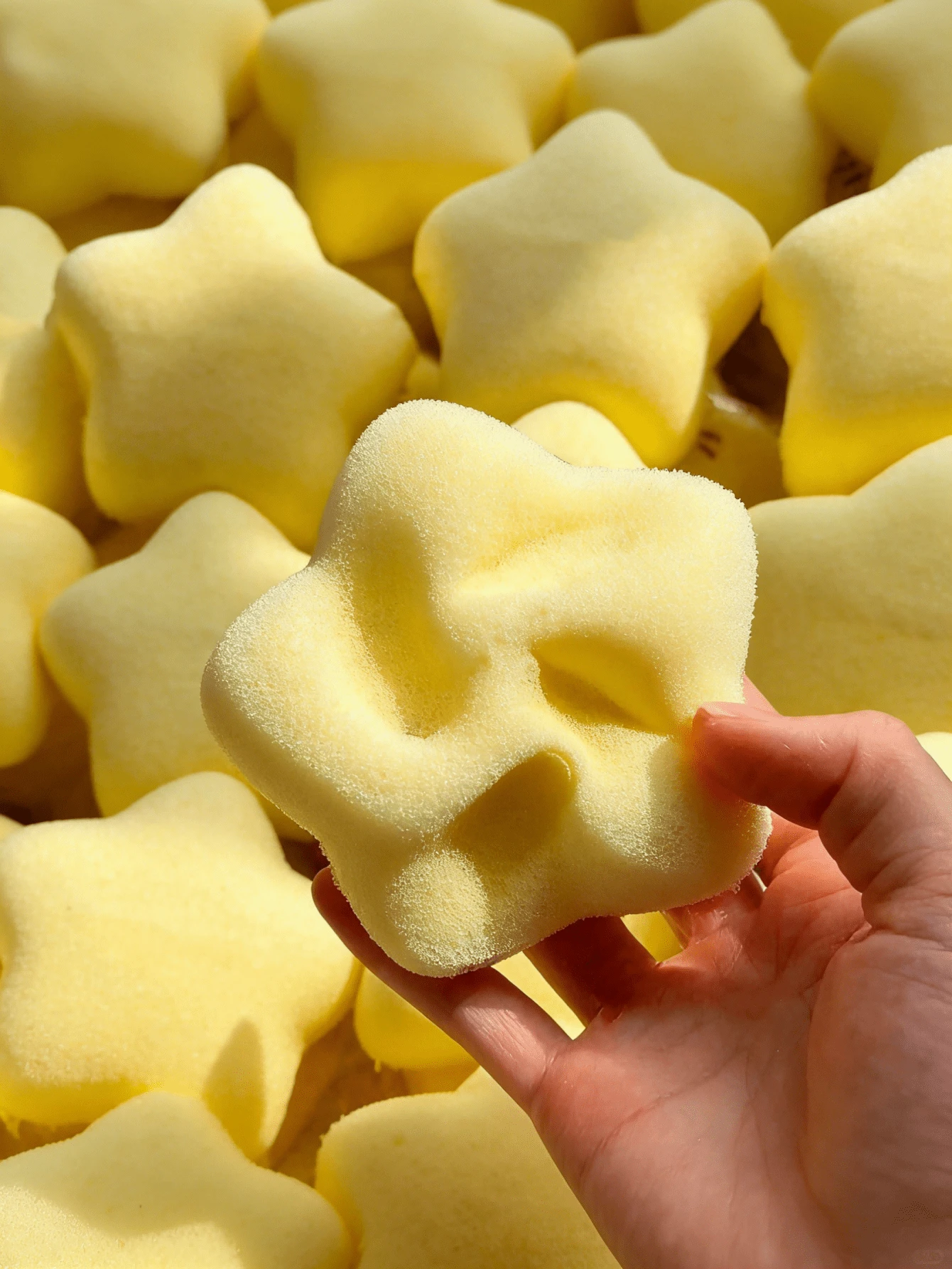 POKOJA LAND 1/3 幸运星面包，超柔软慢回弹挤压玩具，逼真面包减压玩具，仿真食物慢回弹面包玩具，软蛋糕模型玩具，减压放松玩具，派对礼物玩具 - 彩色 - 查看 1