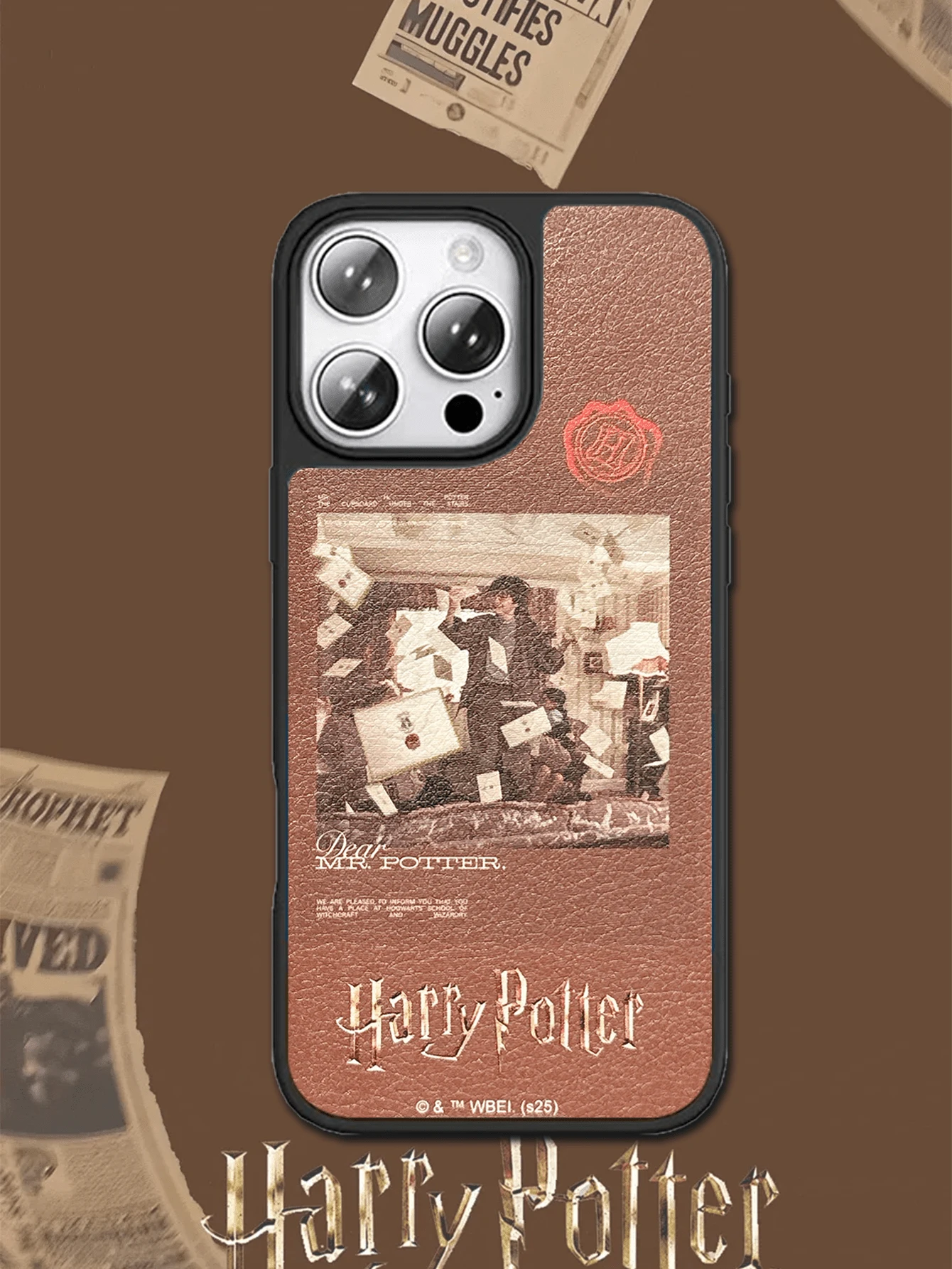 HARRY POTTER X SHEIN 这款哈利波特主题二合一图案手机壳采用TPU+PC材质，结合了防震哑光质感和皮革般的触感，有效防止手汗。精致的心形图案有效保护您的手机，兼容iPhone 14/15和16/17 Pro Max。 - 彩色 - 查看 1