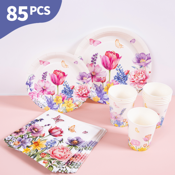 Bộ đĩa, khăn ăn và cốc dùng một lần màu trắng có họa tiết hoa, phục vụ 20 người. Bộ đồ dùng tiệc dùng một lần này (bao gồm đĩa, khăn ăn và cốc) rất phù hợp cho các bữa tiệc sinh nhật, đám cưới và dã ngoại gia đình.