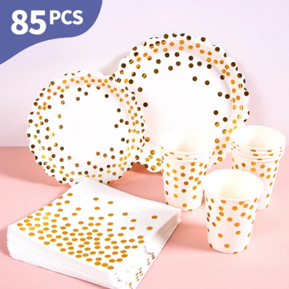 Set de vaisselle jetable avec base blanche et pois dorés, comprenant assiettes, serviettes et gobelets, pour 20 convives. Cet ensemble de fournitures de fête jetables (comprenant assiettes, serviettes et gobelets) est parfait pour les anniversaires, les mariages et les pique-niques en famille.
