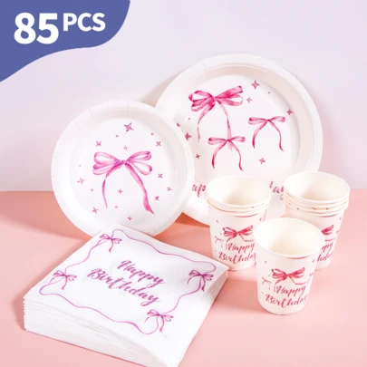 Bộ đồ dùng dùng một lần Bow Happy Birthday gồm đĩa, khăn ăn và cốc, phục vụ 20 khách. Bộ đồ dùng tiệc dùng một lần này (bao gồm đĩa, khăn ăn và cốc) rất phù hợp cho các bữa tiệc sinh nhật, đám cưới và dã ngoại gia đình.