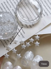 1盒白色3D星星美甲装饰 - 精致百搭的亚克力饰品，适用于韩式/日式美甲风格，沙龙品质，可用于DIY美甲，亚克力假指甲，专业美甲用品，适合派对、婚礼、日常佩戴，也是送给女性女孩的圣诞礼物，美甲宝石和水钻 - 彩色 - 查看 6