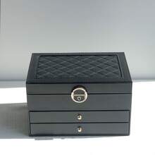 1 pieza Caja de almacenamiento de joyas de gran capacidad, Caja de almacenamiento de joyas portátil, Tocador con cajón Caja de almacenamiento de joyas, Caja de joyas de cuero como regalo, Contenedor de almacenamiento y exhibición exquisito, Vuelta al colegio, Decoración de sala de maquillaje, Bolsa de maquillaje, Artículo de viaje esencial - Multicolor - Ver 13