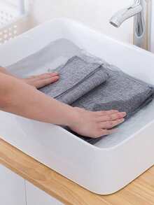 悬挂式衣柜收纳整理架 – 可折叠悬挂式收纳架，适用于橱柜、衣柜和壁橱。节省空间的卧室收纳方案，采用抽屉式收纳单元和多层无纺布悬挂式收纳袋。可用于存放鞋子、衣物和厨房用品。灰色亚麻图案，兼具家居装饰、房间装饰和秋季装饰功能。多功能悬挂式收纳架。 - 灰色 - 查看 6