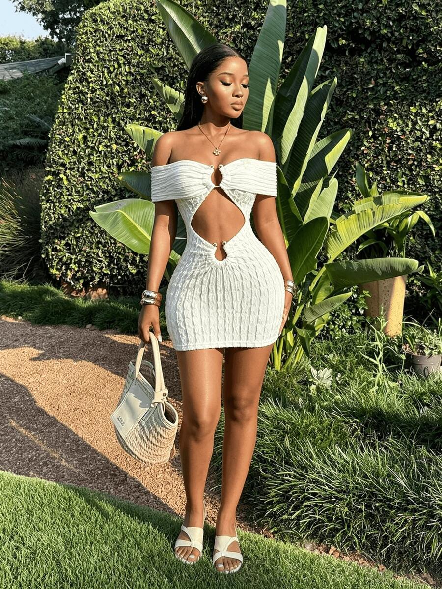 Mistrie Đầm ngắn mùa hè mới, kiểu dáng gợi cảm, hở vai, đính vòng kim loại rỗng, chất liệu vải có họa tiết, thích hợp cho kỳ nghỉ biển, hẹn hò, tiệc tùng. - Màu be - Xem 1