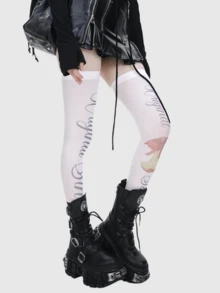 ROMWE Grunge Punk Tất dài đến đầu gối họa tiết quả táo "Tội lỗi nguyên thủy" kiểu Gothic - Tất in chữ Apple vừa đáng sợ vừa dễ thương, chất liệu mờ, phù hợp với phong cách thời trang Y2K, đi chơi, dự tiệc, mua sắm và chụp ảnh, v.v. - trắng - Xem 5