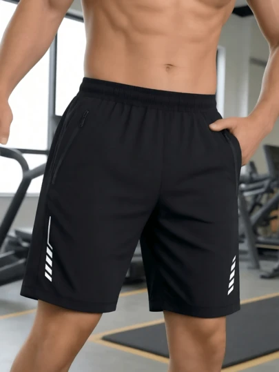 1 chiếc quần short nam màu đen in logo dao dã ngoại, thích hợp mặc mùa hè.