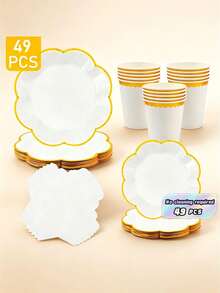 Bộ đồ dùng dùng một lần gồm đĩa giấy hình bát giác màu trắng tinh, viền nhũ vàng, dành cho 8 người. Bộ đồ dùng tiệc dùng một lần này, bao gồm đĩa, khăn ăn và cốc, rất phù hợp cho các bữa tiệc sinh nhật, đám cưới và dã ngoại gia đình. - Xem 1