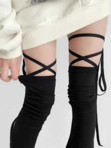 ROMWE Anime 1Pairy2k Millennium Spice Girls Punk Style Black Micro-Speaker Long Tube Stackable Socks Cover, With Strap Anti-Slip, Fashionable And Simple Versatile Women's Leg Cover, Suitable For Daily, Dating, Parties, Shopping And Other Matching Items - Black with straps - View 2