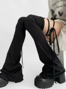 ROMWE Anime 1Pairy2k Millennium Spice Girls Punk Style Black Micro-Speaker Long Tube Stackable Socks Cover, With Strap Anti-Slip, Fashionable And Simple Versatile Women's Leg Cover, Suitable For Daily, Dating, Parties, Shopping And Other Matching Items - Black with straps - View 4