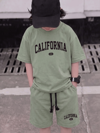 Conjunto de 2 Piezas para Niños Camiseta de Manga Corta con Estampado de Gráfico de Letras california de Estilo Urbano Casual y Pantalones Cortos
