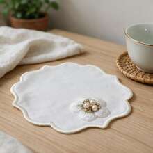 Cirelle 2pcs White Scalloped Coasters With Pearl Flower Decor, Elegant Fabric Cup Mats For Drinks, Vintage Coasters Set For Coffee Table Dining Room Kitchen Home Decor - Multicolor - View 6