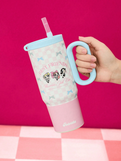 THE POWERPUFF GIRLS X POKOJA LAND Tumbler Stainless Steel 24oz dengan Pegangan & Sedotan, Anti Bocor & Terisolasi untuk Minuman Panas atau Dingin, Sempurna untuk Rumah, Kantor, atau Perjalanan Luar Ruangan – Cangkir Kopi & Botol Air Praktis dalam Satu Produk