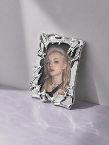 Zazumi 1PC Irregular Hollow Photo Frame,With Hanging Hole Design,Photocard Holder,Desk Tabletop Display For Fans,Desk Decor Accessories,Aesthetic Table Display Must‑Haves - default - View 5