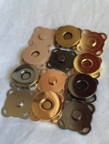 SHEIN 混色 6 色梅花磁扣鈕扣盒裝組，10mm/14mm/18mm - 24sets Mix 6 Colors - 查看 3