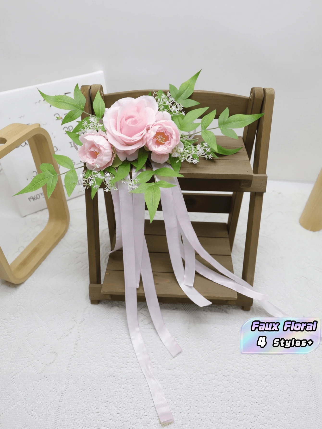 1 Peça Arranjo Floral Artificial de Eucalipto e Rosa para Encosto de Cadeira, Decoração de Casamento e Festa ao Ar Livre, Ornamento de Mesa, Plástico Realista, Sem Rega, Fácil Manutenção, Versátil para Uso Interno e Externo, Decoração para Casa e Jardim, Presente - Multicolorido - Visão 1