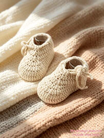 SHEIN 1 par de patucos para bebé beige hechos a mano de lana ganchillo zapatos para niños pequeños calcetines de piso para recién nacidos zapatos de bautizo