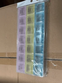 1个装 21格大容量便携式药盒 蓝黄粉色可选 7天/周药盒 带翻盖 早午晚药格 防尘清洁 旅行收纳盒 成人男女日常使用 家居办公 旅行夏季必备 - 隨機顏色 - 查看 7