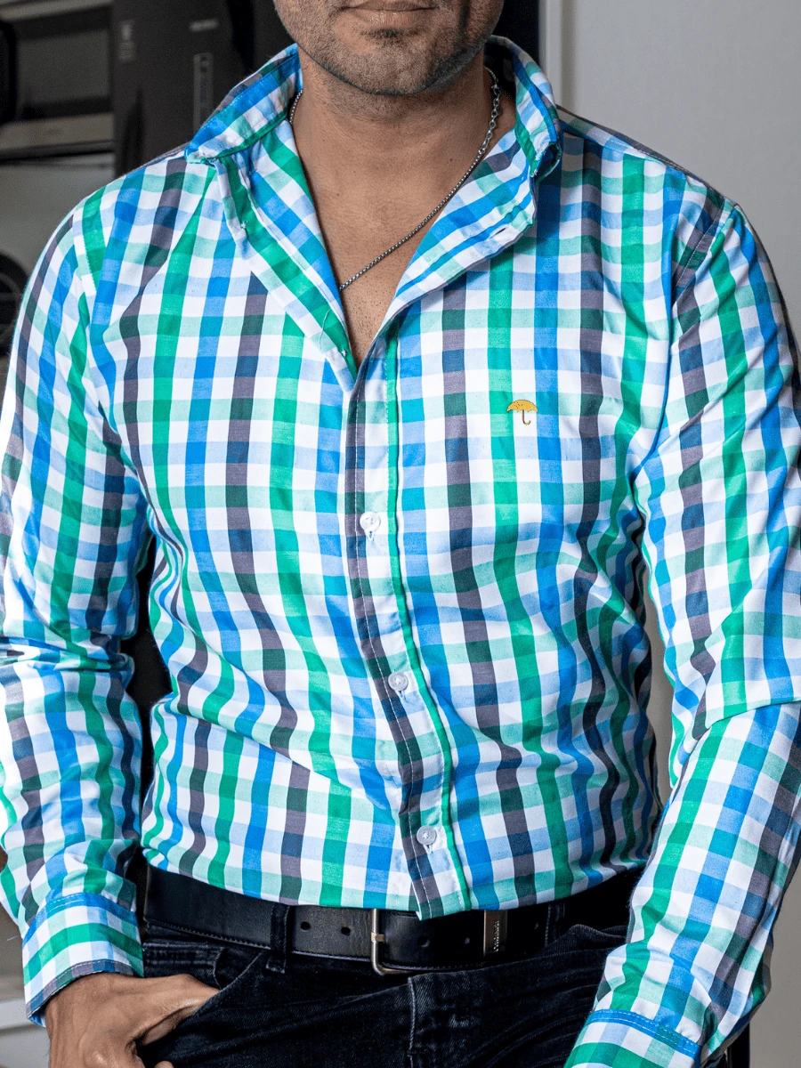 Moon & Rain Camisa para Hombre Manga Corta Casual Cuadros Verde, Azul y Marino Ropa de Hombre Tops para Hombre Camisas para Hombre Slim Fit Confeccionada en Tejido Ligero y Fresco que Brinda Comodidad, Frescura y Durabilidad Camisa de Corte Entallado Moderno Ideal para Uso Diario Oficina Trabajo Reuniones Fiestas o Eventos Informales Prenda Versátil Perfecta para Primavera y Verano Fácil de Combinar con Jeans, Pantalón de Vestir o Chinos Camisa con Acabados de Alta Calidad y Costuras Resistentes que Garantizan Larga Vida Útil Ajuste Slim Fit que Resalta la Figura Masculina sin Sacrificar Comodidad Opción Sofisticada para Hombres que Desean Proyectar Estilo, Distinción y Buen Gusto - Multicolor - Ver 1