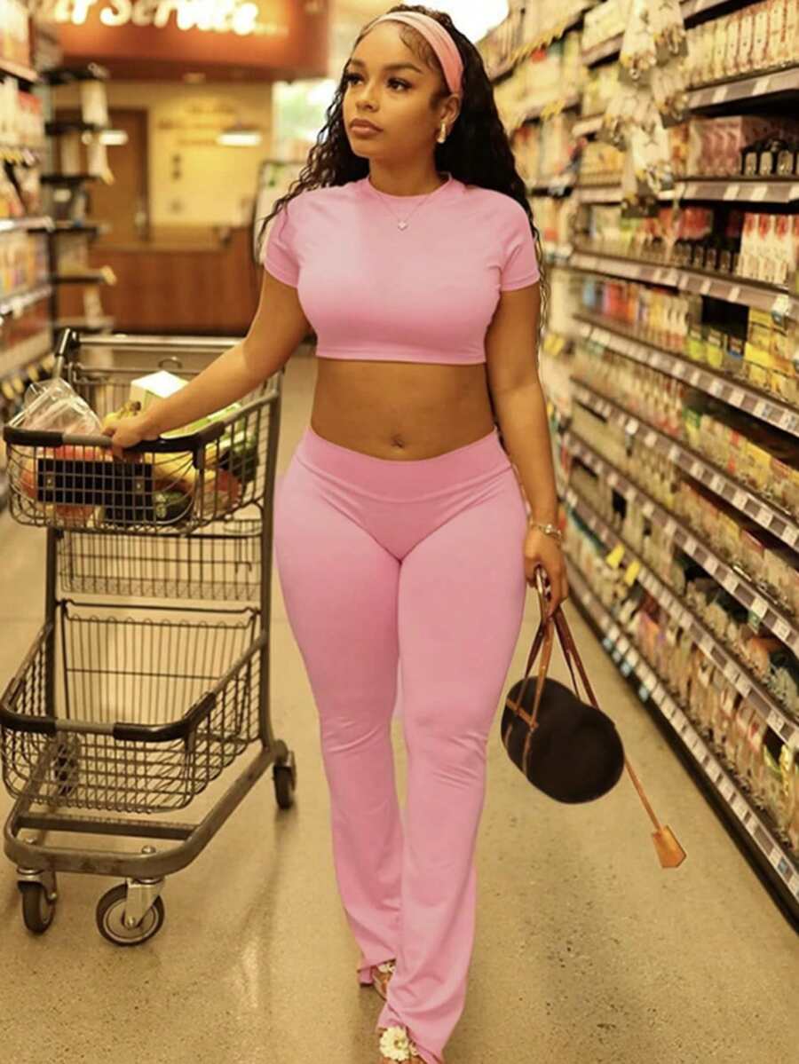 2 件套女士夏季运动套装 - 舒适短袖圆领上衣和松紧腰长裤，休闲套装