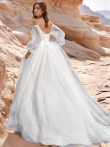 露肩长袖蕾丝刺绣紧身胸衣搭配闪亮薄纱，适合婚礼派对户外花园婚纱，女士拉链后背舞会礼服婚礼正式礼服带拖尾，新娘 - 白色 - 查看 3