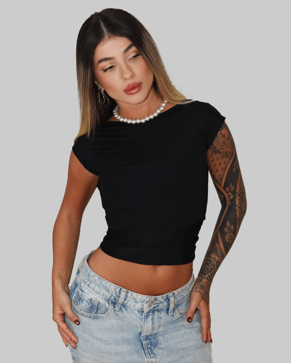 CROPPED DECOTE NAS COSTAS ABERTAS BLUSA CURTA JUSTA ESTILO BÁSICA MINIMALISTA CASUAL BABY TEE AITONA