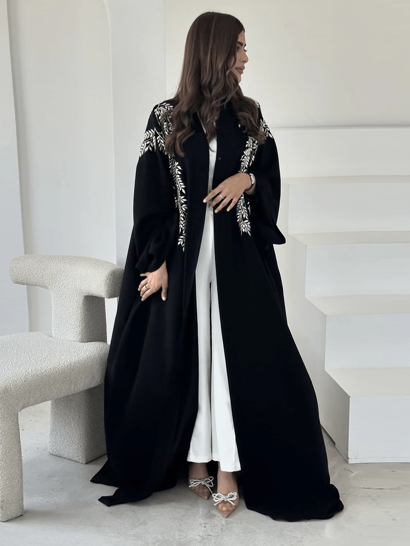 1pc Women Elegant Casual Floral Embroidery Batwing Cardigan, Polyamide, Detailed Sophisticated Fabric, Vintage Floral Embroidered Long Robe Abaya, Stylish And Graceful, Modest Kaftan - Black - View 1