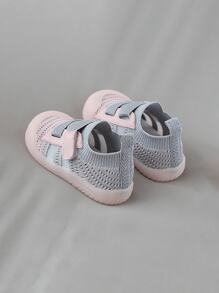 1 Par de Zapatillas de Moda Cute con Diseño de Cierre de Gancho y Bucle para Niños, Malla Transpirable con Suela Blanda de TPR Antideslizante y Cómoda, Zapatos Casuales de Caminata Protectores Adecuados para Niños y Niñas de 1 a 3 Años para Uso en Interiores/Exteriores en Primavera/Otoño