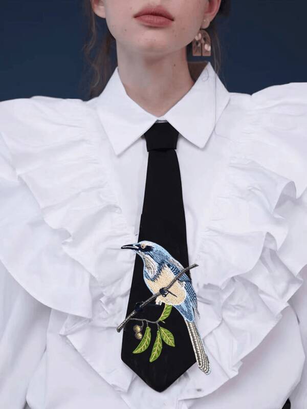 Elegant Retro French Style Small Designer Tie For Women, Charming Personalized Bow Tie