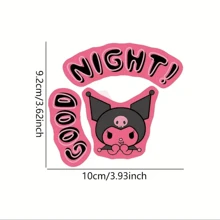 Sanrio ملصقات مضيئة في الظلام بتصميم كورومي وسينامورول وهالو كيتي مقاومة للماء، قابلة للإزالة واللصق، لديكور المنزل والهدايا والملصقات الشخصية