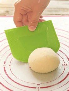 A Plastic Cake Cream Spatula, Dough Knife, Butter Spatula, Baking Tool With Smooth Edges - Multicolor - View 4