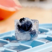 1pc Covered Silicone 12 Grid Ice Tray, Large Capacity Ice Mold, Easy Release Ice Tray, Soft Ice Storage Container With Lid, Creative Stackable Ice Mold, Easy To Disassemble Ice Maker, Multiple Colors Can Be Freely Matched, Stackable Ice Mold, Essential For Cold Drinks