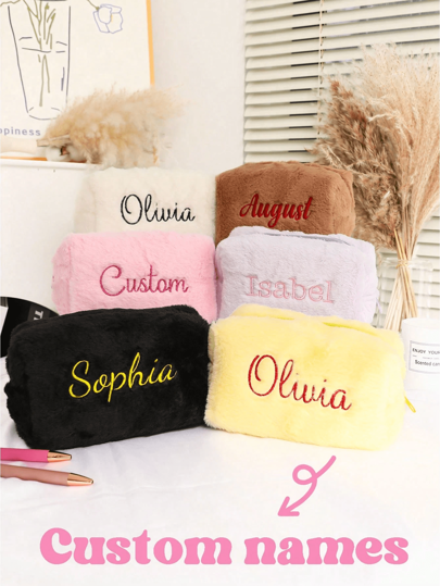 Personalisierbare pelzige Make-up Tasche, personalisierbare Aufbewahrungstasche für Frauen, personalisierte Namens-Aufbewahrungstasche, Anti-Verlust Aufbewahrungstasche, personalisierbare flauschige Make-up Tasche, bestickte Make-up Tasche, personalisierbare flauschige Kosmetiktasche, bestickte gesteppte Reißverschlusstasche, niedliches Portemonnaie, Kulturbeutel, personalisierbare Make-up Tasche, bestickte Make-up Tasche, personalisierte gesteppte Kulturtasche