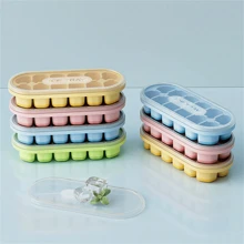 1pc Covered Silicone 12 Grid Ice Tray, Large Capacity Ice Mold, Easy Release Ice Tray, Soft Ice Storage Container With Lid, Creative Stackable Ice Mold, Easy To Disassemble Ice Maker, Multiple Colors Can Be Freely Matched, Stackable Ice Mold, Essential For Cold Drinks