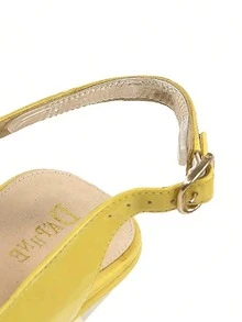 4 件装夏季女士隐形透明柔软粘性防滑细条鞋跟防滑贴，适用于凉鞋和高跟鞋