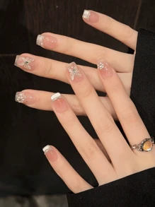 10 pezzi di unghie finte francesi realizzate a mano con farfalle e diamanti nell'atmosfera, unghie per San Valentino, occhio di gatto, splendenti e luminose, forma a bara corta, unghie acriliche dorate da applicare, accessori fai-da-te per arte di unghie, riutilizzabili, con colla trasparente e lima, modelli primaverili ed estivi, adatti per signore e ragazze per feste e vacanze.