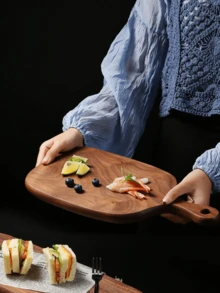 Deska do krojenia w kształcie kuli, 1/2 szt., deska do pizzy ze stekami i chlebem, tacka na przekąski, drewniana taca, kreatywna deska do krojenia, deska do krojenia z litego drewna do krojenia warzyw i owoców, dekoracyjna taca ekspozycyjna, taca do dekoracji stołu w stylu retro, odpowiednia do deserów, owoców, przekąsek, ciast, chleba, steków, popołudniowej herbaty, świąt Bożego Narodzenia, Halloween, Dnia Matki, Święta Dziękczynienia, wesel, urodzin i przyjęć, do użytku domowego, na zewnątrz, do użytku hotelowego, prezenty na Halloween