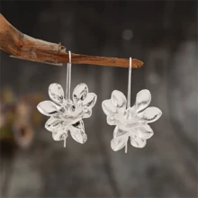 1 Pair Retro Palace Style Floral Earrings, Elegant & Unique Earrings For Women, Fashion For Party - Silver - View 2