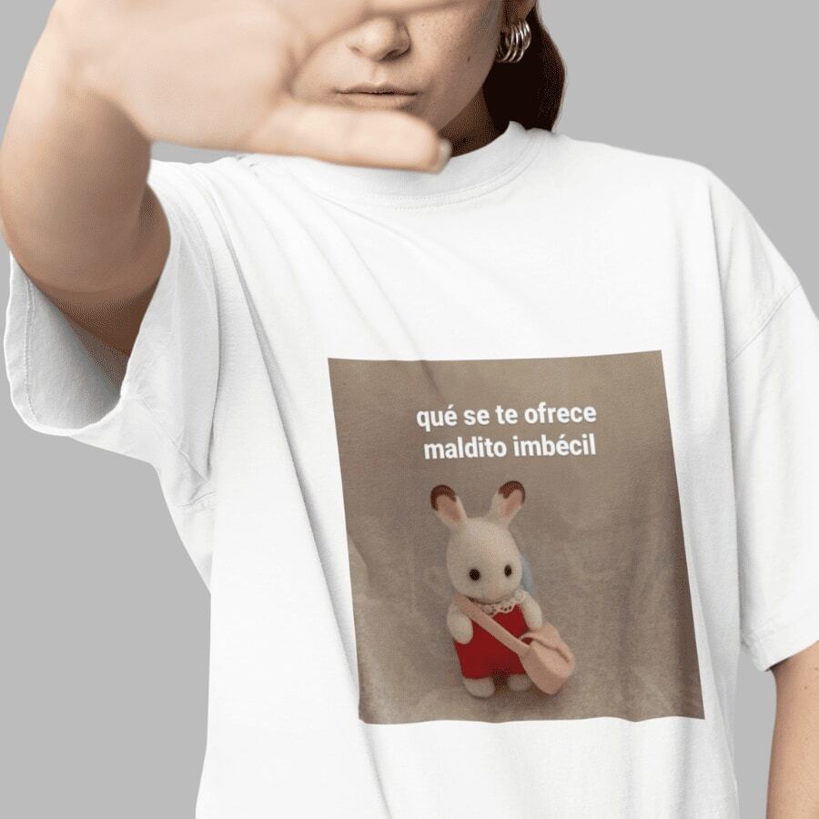 Camiseta Unisex ¨Que se te ofrece maldito imbesil...¨ - Blanco - Ver 1