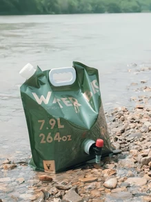 1 pièce Sac à eau pliable grande capacité 8L/270oz avec robinet pour extérieur, sac de stockage d'eau portable pour randonnée, camping, pique-nique, usage automobile