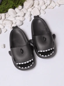 Pantuflas de tiburón EVA nuevas para mujer/hombre 2025, sandalias de pareja de estilo lindo para exteriores/interiores de verano, antideslizantes, ligeras y cómodas, talla 3.5 - 4.5 pequeña