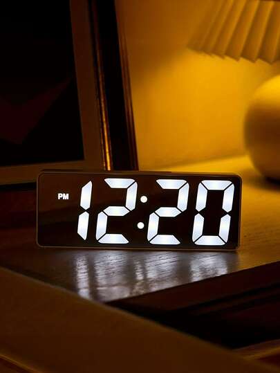 1 个数字闹钟，夜灯镜面显示台式时钟，LED 数字时间温度显示，可调亮度，日期功能，矩形拱形表冠，ABS 材质，≤36V 工作电压（不含电池）